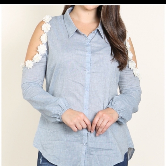 New Ryu Cut out shoulder plus size top - Picture 4 of 5